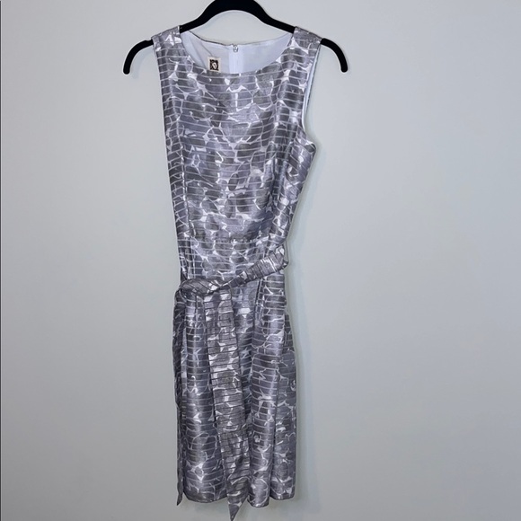 Anne Klein Dresses & Skirts - Anne Klein Elegant Silver Patterned Dress